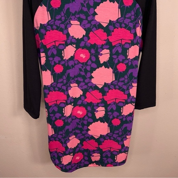 NEW MEDIUM LULAROE BLACK FLORAL TOP BASEBALL STYLE WOMENS TOP STRETCH - Picture 8 of 12
